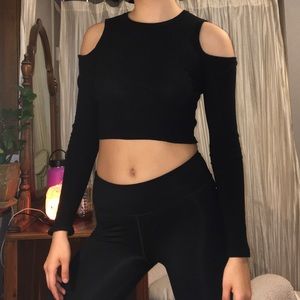 Black long sleeve crop top